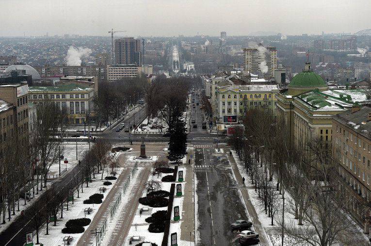 Donetsk'te, durağın yanında, bir patlama meydana geldi, kurban yok