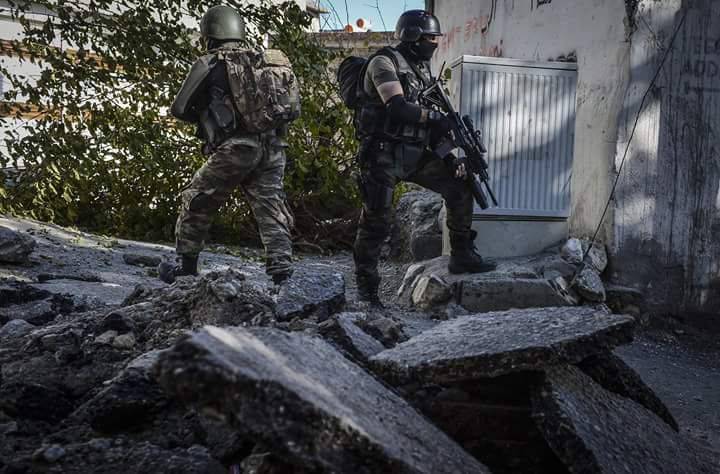 СМИ: в Турции идут ожесточённые бои правительственных сил с формированиями РПК