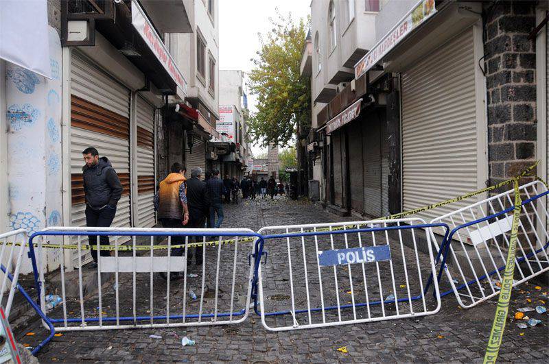 En el sureste de Turquía, como resultado de la explosión de una mina, murieron tres soldados turcos.