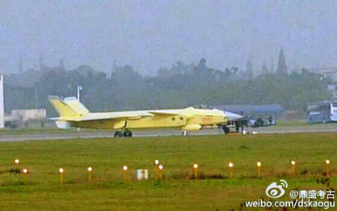 In Cina, ha lanciato il primo campione di pre-produzione J-20