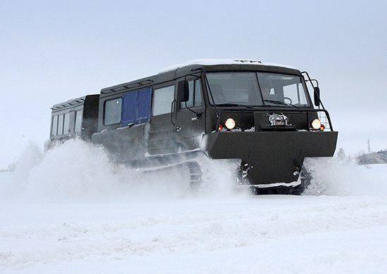 ロシア連邦評議会の北極旅団は、新しい無限軌道車両30台を受け取りました