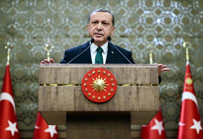 Erdogan ha accusato Mosca di provare a creare uno "stato nano" nel nord della Siria