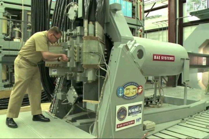 In the United States began to develop a portable railgun