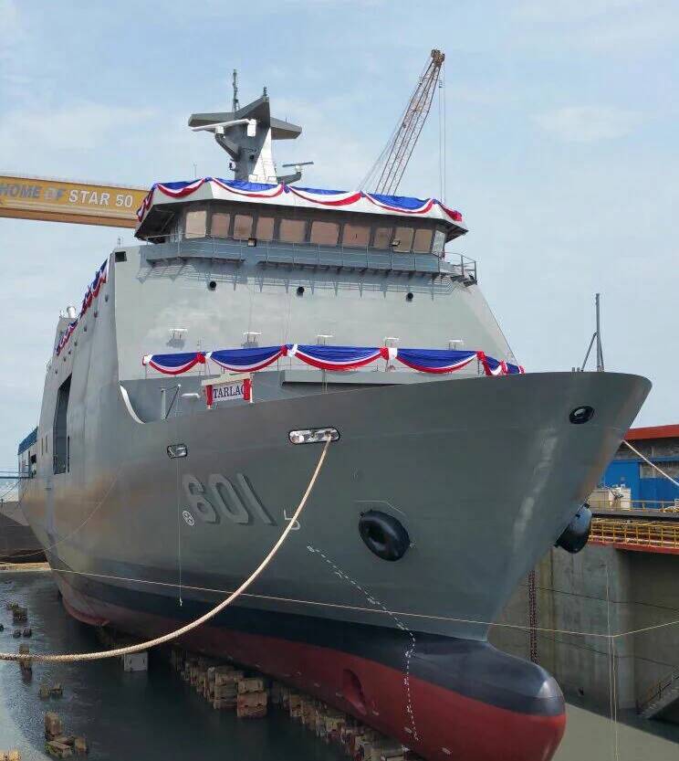 En Indonesia para la Armada de Filipinas se lanzó un barco de atraque.