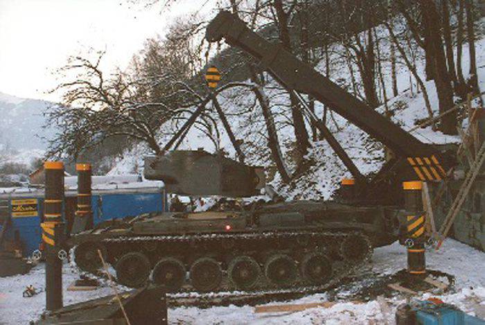 प्रोजेक्ट सेंचुरियन M-0907 बंकर: स्विस टैंक, क्रेन और बंकर