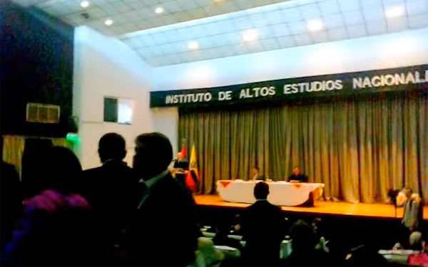 Эрдоган в ходе выступления перед студентами в Эквадоре услышал правду о себе