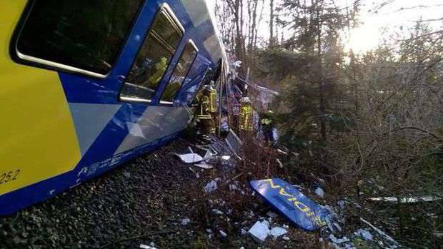 Un importante accidente de tren en Baviera mató al menos a 8 personas