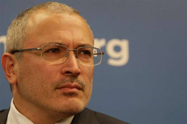 Will, at the request of Russia, Interpol include Mikhail Khodorkovsky in the list of wanted criminals?