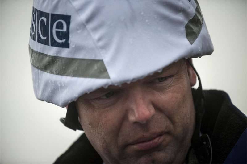 OSCE SMM 부국장은 LPR 군대의 MLRS를 보았지만 우크라이나 보안군의 휴전 위반 130 건을 확인하지 못했습니다.