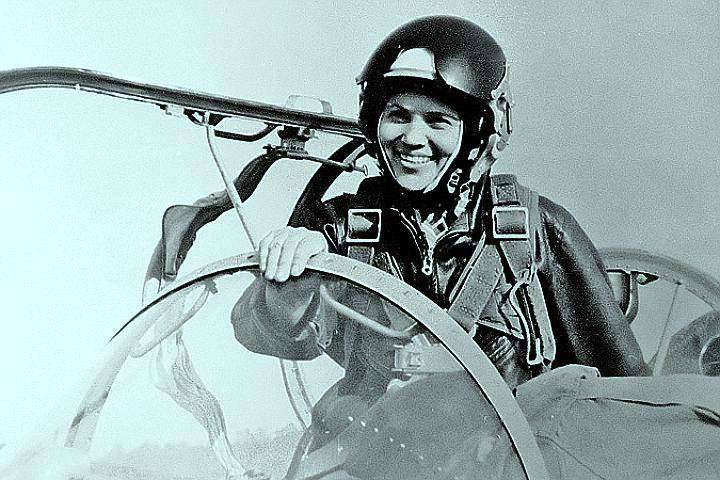 De la historia de la aviadora rusa.