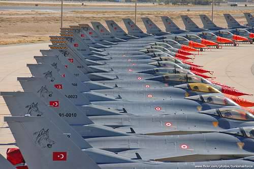 Turkish aircraft bomb Kurds in northern Iraq