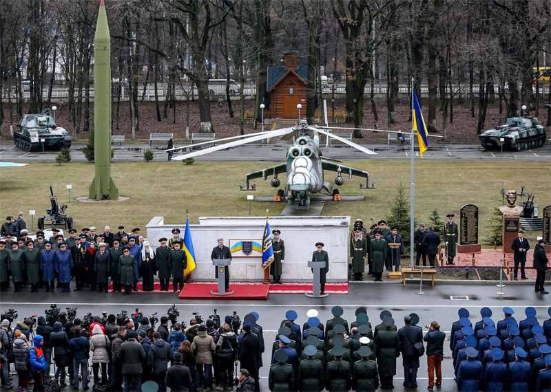 Poroshenko dijo que la amenaza de la reanudación de las hostilidades a gran escala en el Donbass "se ve en el radar"