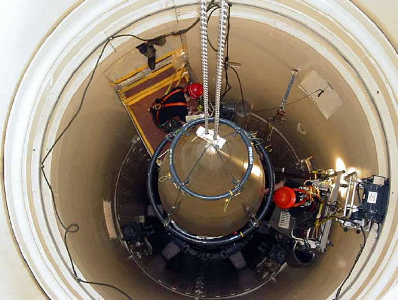 Aux États-Unis a effectué un test ICBM "Minuteman-3"