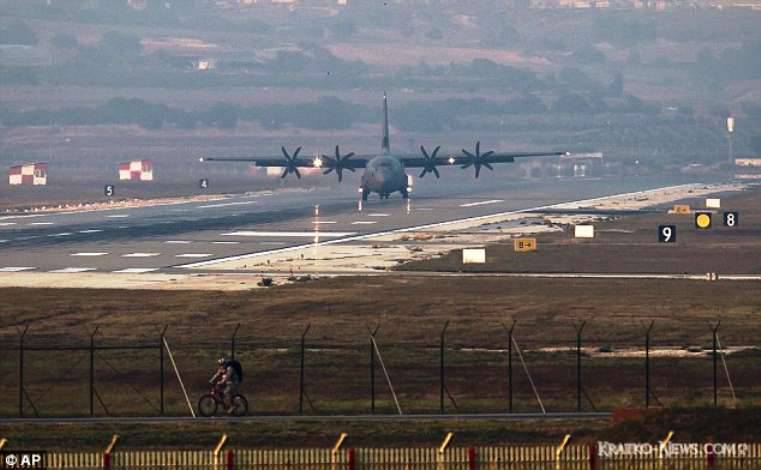 СМИ: американцы начали строить на севере Сирии вторую авиабазу