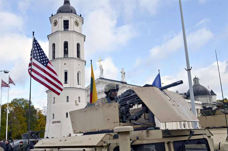 Литва заявила о возвращении призыва в армию "навсегда"