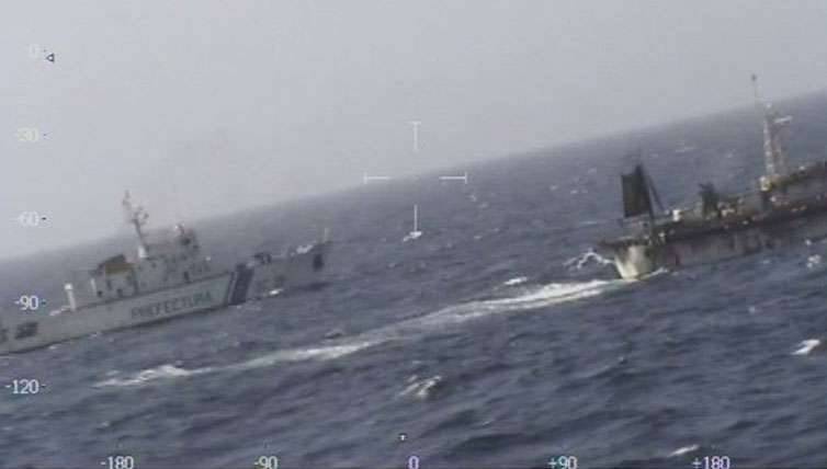 Les garde-côtes argentins ont coulé un bateau de pêche chinois