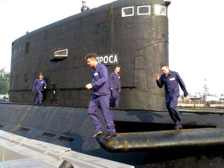 Submarino diesel "Alrosa" no dejará la región del Mar Negro