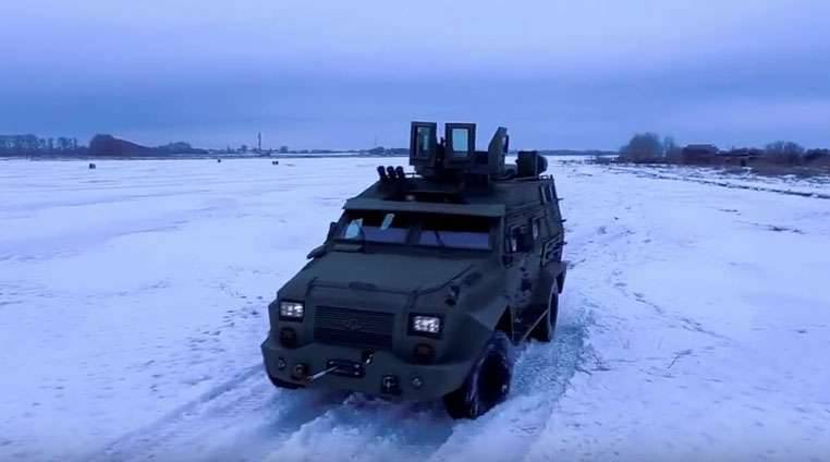 Украинский "Богдан" представил бронеавтомобиль "Барс-8"