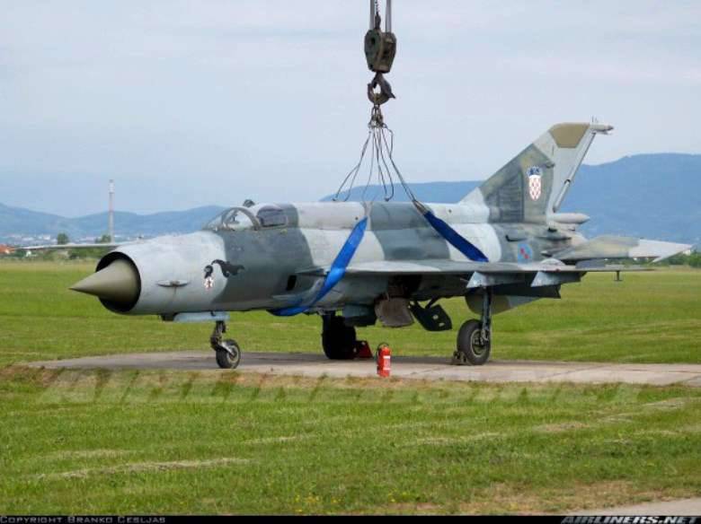 Ucrânia vendeu MiGs à Croácia com "números de série quebrados"