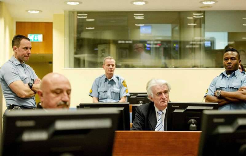 Radovan Karadzic 판결. 세르비아 인이 있고, 헤이그에 기사가있을 것입니다.