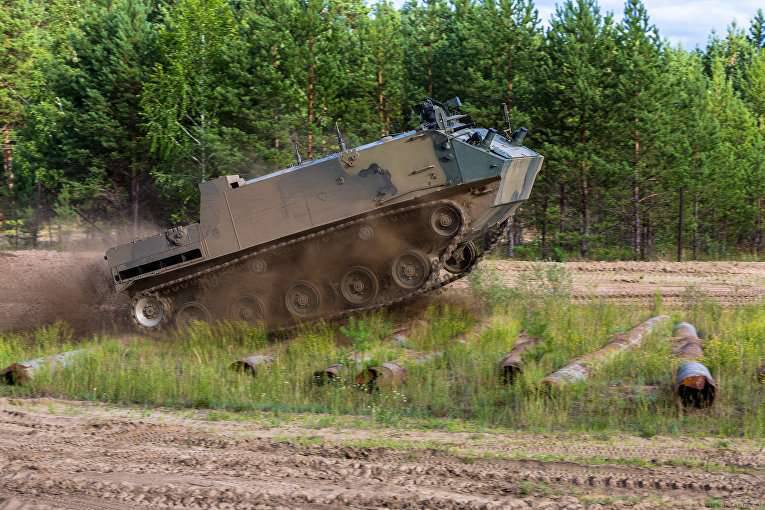 A Kovrov, stanno lavorando su un complesso robotico basato sul BMP-3 e un robot biomorfo