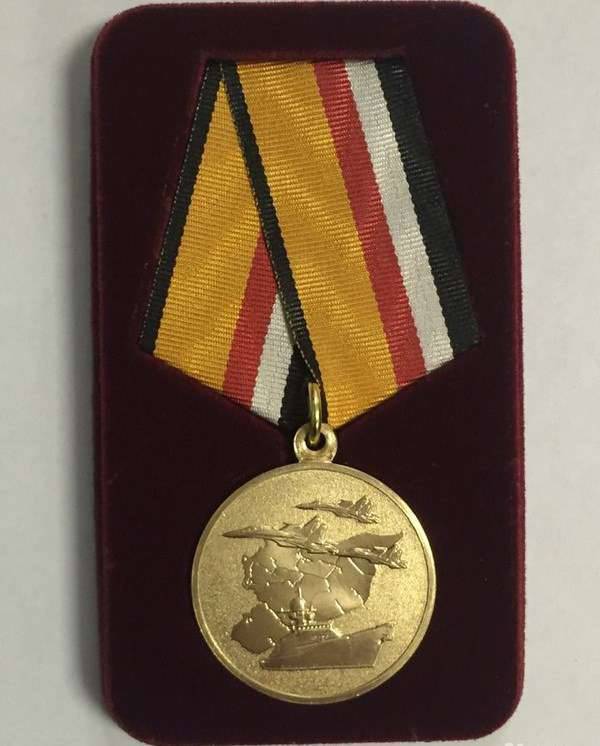 Mais de 10 mil medalhas serão necessárias pelo Ministério da Defesa para premiar os participantes da campanha síria