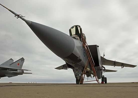 El registro de la duración del vuelo en el avión MiG-31BM