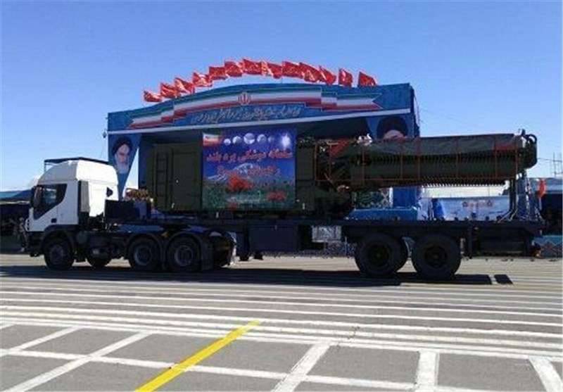 Elemente des Luftverteidigungssystems C-300 wurden bei einer Parade im Iran demonstriert