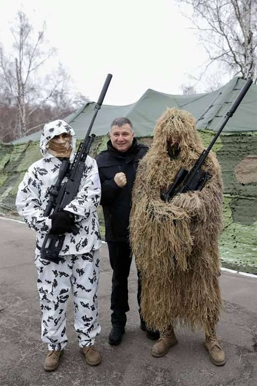 Avakov introduziu novos números para perdas de unidades e compostos do Ministério da Administração Interna da Ucrânia na "zona ATO"