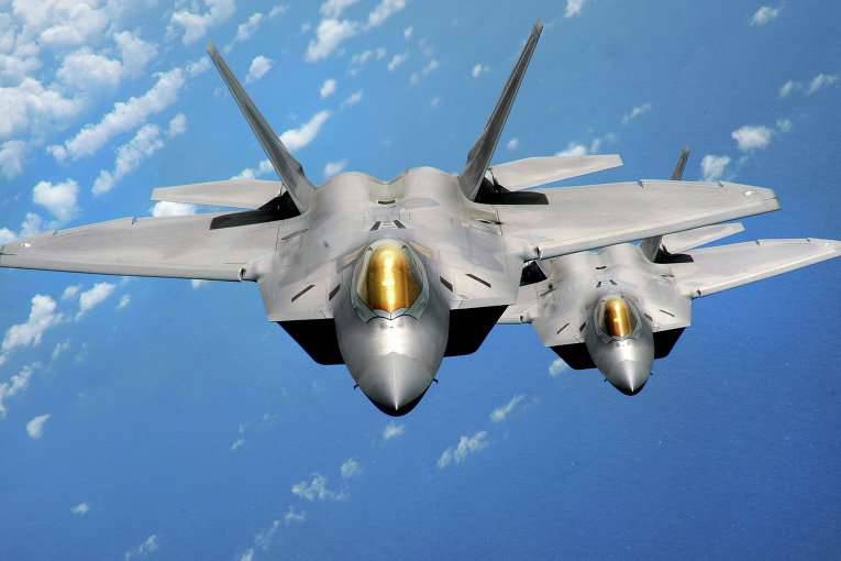 Medya: Amerika, F-22 üretimine devam ederek Rusya Federasyonu ve Çin’e ayak uydurmak istiyor