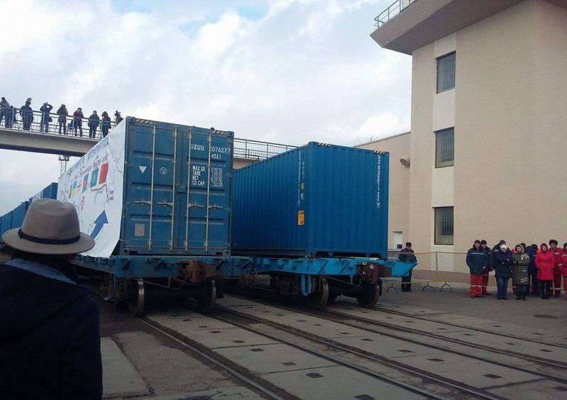 "Un train rapide pour la maison se précipite ..." Le personnel ukrainien vide est rentré de la frontière avec la Chine plus de trois mois après le départ