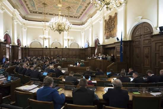 El parlamento letón adopta enmiendas al código penal que castiga la "amenaza híbrida"