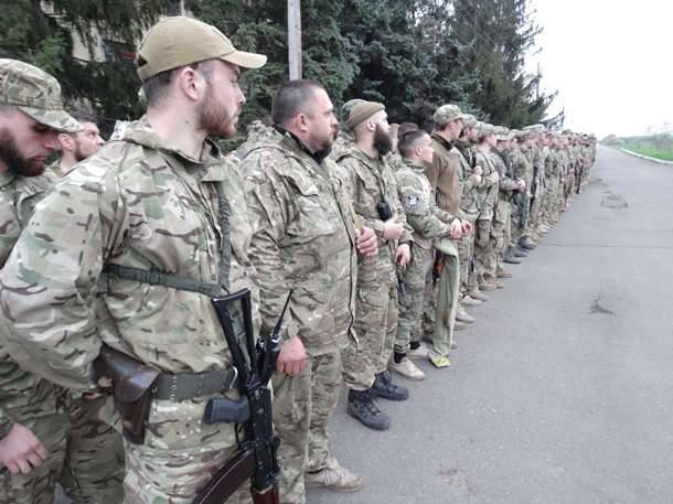 I militanti di "Azov" hanno iniziato a "pattugliare" il confine tra Ucraina e Transnistria