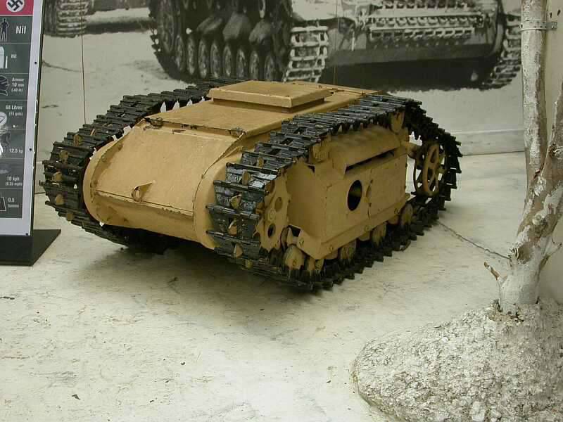 Дистанционно управляемые подрывные машины семейства Sd.Kfz.302/303 Goliath (Германия)