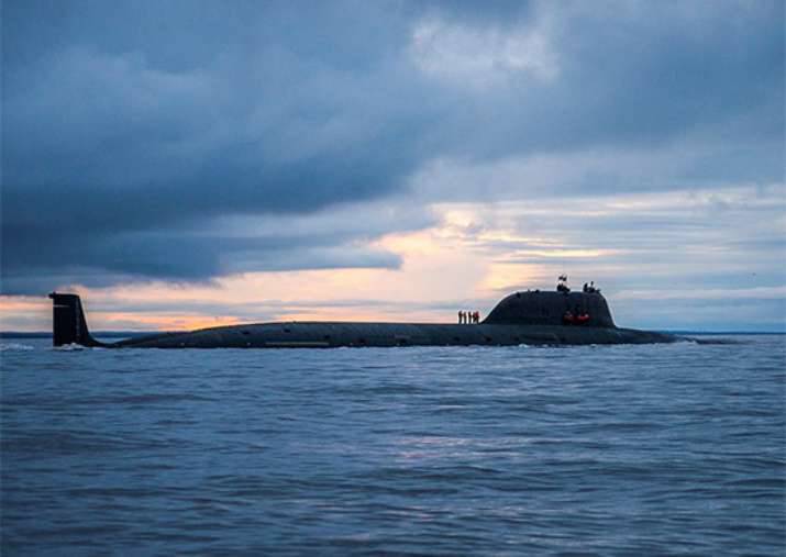 O submarino "Severodvinsk" da posição subaquática atingiu o alvo costeiro