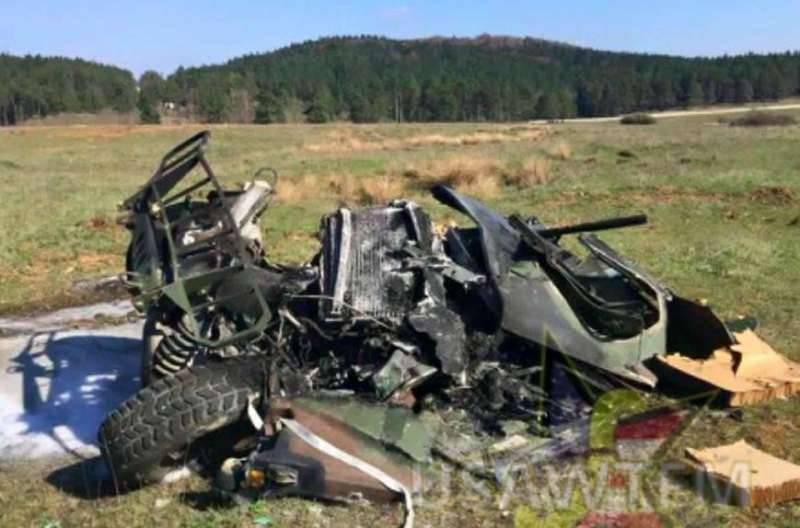 Натовская наука бронеавтомобили с самолётов сбрасывать (видео)