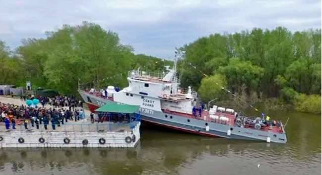 Казахстанские судостроители спустили на воду очередной сторожевой корабль