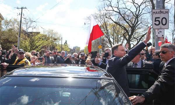 Il presidente polacco e il primo ministro canadese concordano di condurre un dialogo con la Russia "da una posizione di forza"