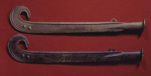 Swords of Rorby - espadas curvas de la Edad de Bronce