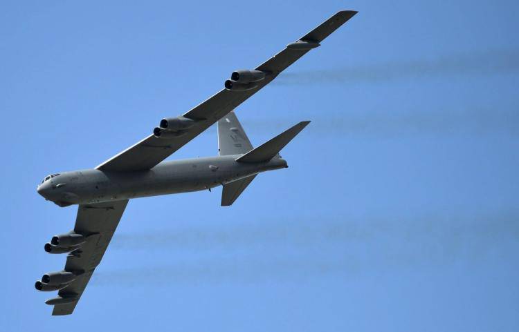 Bombardeiro americano B-52 caiu na base aérea de Andersen (ilha de Guam)