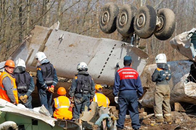 폴란드는 스몰 렌 스크 근처의 충돌 사고 조사에 도움이 될 Tu-154의 작은 사본을 만들 것입니다