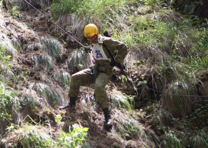 Elbruz Ring yarışması sırasında, Güney Askeri Bölgesinden askeri dağcılar, zorlu koşullarda oryantiring ve hayatta kalma becerilerini sergileyecekler.