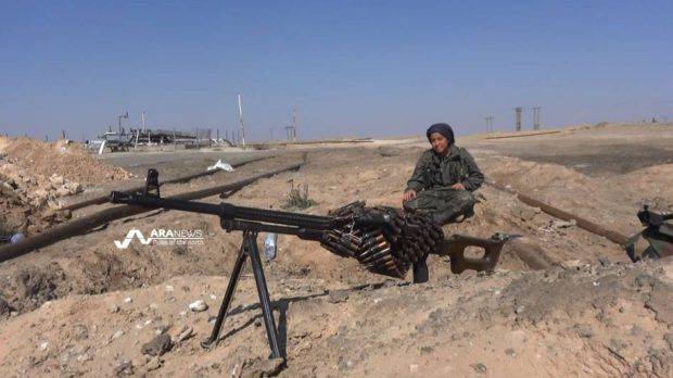 ISIS manages to fight at the same time against the government army, Kurds and Jebhat al-Nusra