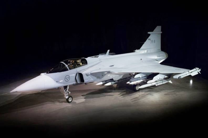 Saab and Lockheed "aggressively" promote their aircraft to the Indian market