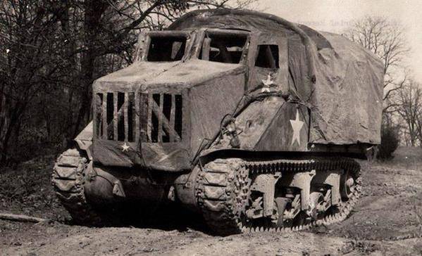 Tanques disfrazados de coches.