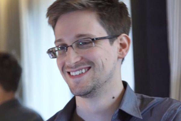 Snowden ha detto ai giapponesi che sono tutti sotto il controllo dell'intelligence statunitense