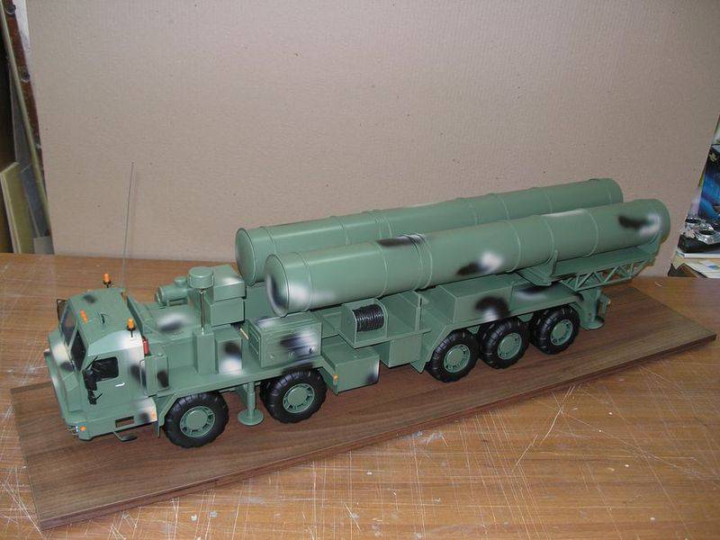 S-500 발사기의 축소 모델 사진이 인터넷에 나타났습니다.