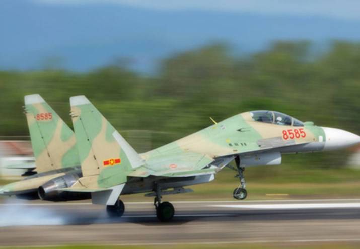 Su-30MK2 vietnamita caiu no mar, um piloto encontrado vivo