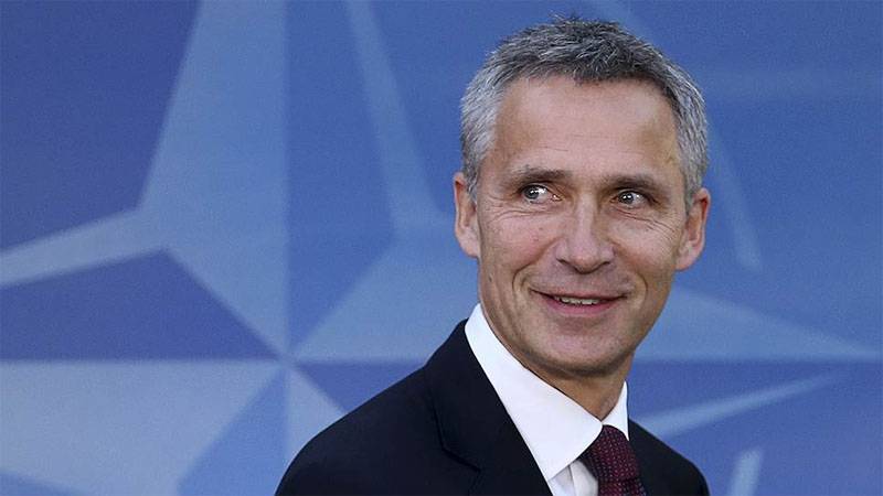 Stoltenberg s'est plaint de l'imprévisibilité des contrôles soudains des forces armées de la Fédération de Russie qui empêchent l'OTAN d'observer les exercices de l'armée russe.