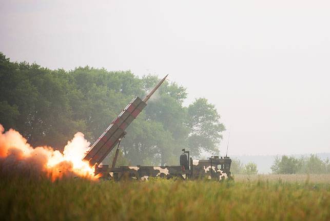 Dans la région de Gomel (Biélorussie) tests du MLRS "Polonez"